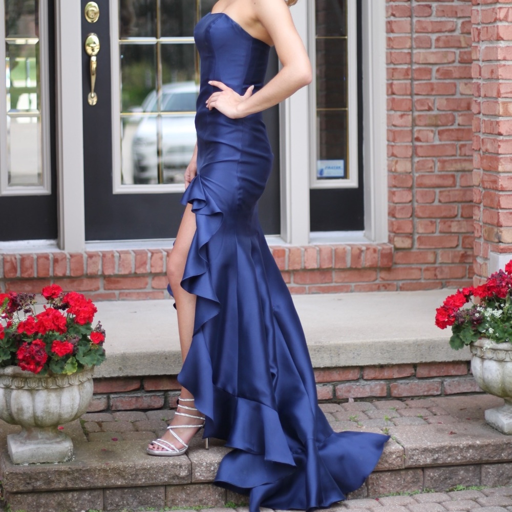 Sherri Hill Navy Strapless dress_prom/formal event